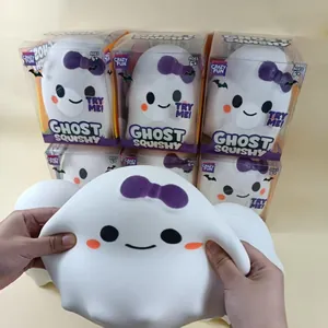 Μεγάλο λευκό φάντασμα squishy με μωβ φιόγκο που τεντώνεται για ανακούφιση!
