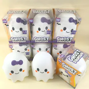 Λεπτομέρεια του παιχνιδιού squishy φάντασμα 16cm με μωβ φιόγκο και συσκευασία