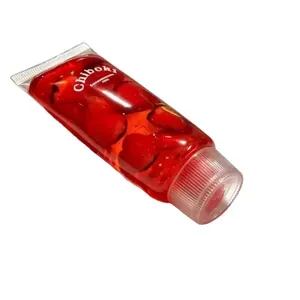 Detailansicht des Erdbeere-Zahnpasta-Squishys mit seiner realistischen roten Gel-Struktur