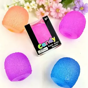 Vista detallada de la superficie texturizada de juguetes antiestrés squishy de colores