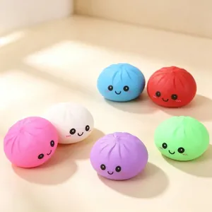 Set di sei giocattoli antistress a forma di baozi colorati con faccine carine e sorridenti