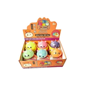 Παιχνίδια unicorn dumpling squishy σε σετ εμφάνισης rainbow mystery box για παιδιά