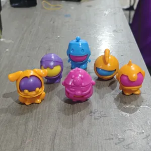 Colección de juguetes antiestrés de robots con armadura desmontable en caja sorpresa