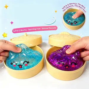 Juguete antiestrés con forma de pan de slime colorido y brillante con cara tierna