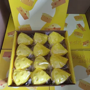 Lot de jouets anti-stress en forme de fromage jaune pour enfants et adultes en boîte
