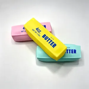 Λεπτομερής προβολή πολύχρωμων παιχνιδιών squishy σε σχήμα βουτύρου κατά του άγχους.