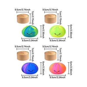 Vue détaillée montrant les dimensions des squishies brioche et mini paniers vapeur.