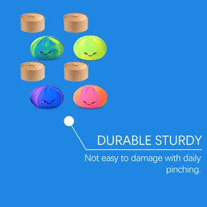 Détail du jouet anti-stress en forme de petit pain coloré et durable