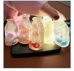 Nahaufnahme verschiedener bunter Maltose-Driftflaschen-Squishy-Spielzeuge zum Stressabbau