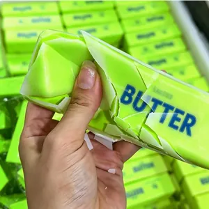 Detailansicht eines grünen knusprigen Butter-Squishy-Spielzeugs zum Stressabbau durch ASMR-Effekt