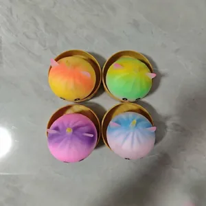 Set van 4 kleurrijke eenhoorn gestoomde broodjes squishy speelgoed voor stressverlichting