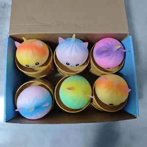 Set van 6 kleurrijke eenhoorn bun squishy speelgoed met schattige smileys in doos