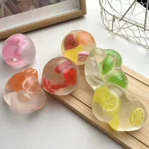 Lot de balles anti-stress aux fruits transparentes avec tranches de fruits colorées