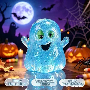 Close-up van een blauwe Halloween geest squishy speelgoed met glitters voor ontspanning