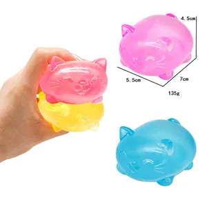 Detailed size and weight specs for cat squishy toy with flexible maltose texture