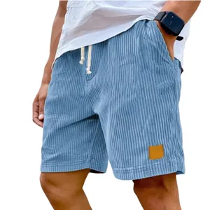 Hoogwaardige vintage corduroy short voor heren in lichtblauw met trekkoord en patchdetail