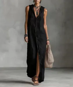 Elegantes schwarzes ärmelloses Maxikleid mit Knopfleiste und tiefem V-Ausschnitt-Design