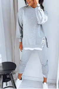 Detailansicht graues Fake-Zweiteiler-Sweatshirt und Jogginghosen-Trainingsanzug-Set