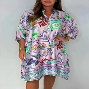 Robe tunique élégante lavande pour femme avec imprimés floraux vibrants et col en V chic
