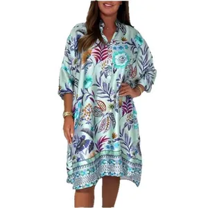 Robe midi élégante à col en V pour femme avec imprimé floral tropical coloré sur fond clair