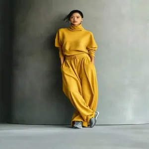 Conjunto casual de dos piezas de chándal holgado con cuello alto amarillo mostaza mujer