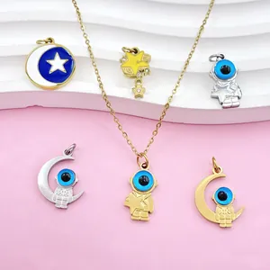 Auswahl an Astronauten- und Mondanhängern aus Edelstahl für DIY-Schmuck