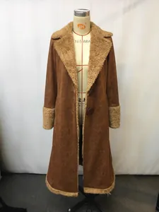 Long manteau vintage marron en simili suède avec bordure en peluche chaude et boutons