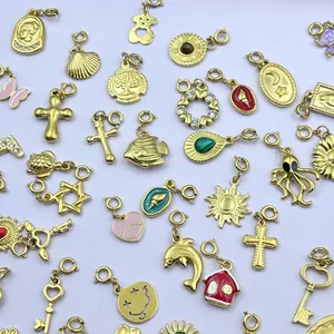 Assortiment de breloques en acier inoxydable plaqué or 18K pour la création de bijoux