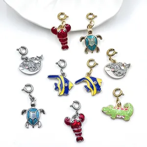 Breloques animaux marins colorés en alliage de zinc avec émail pailleté pour bijoux DIY.