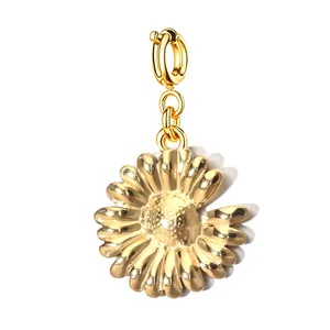 Elegant 18K gold plated stainless steel daisy flower pendant for DIY necklaces