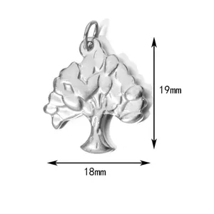 Detalle que muestra las dimensiones del dije de árbol de acero inoxidable 19x18 mm.