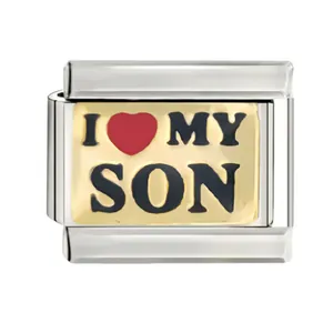Vue détaillée d'un charm italien avec l'inscription 'I love my son' et un cœur rouge