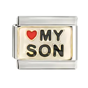 Vue détaillée d'un maillon de bracelet italien en acier avec cœur et texte MY SON
