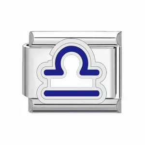 Dettaglio di un modulo per bracciale italiano in acciaio con segno zodiacale Bilancia