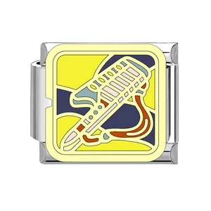 Detailansicht eines italienischen Charm-Glieds aus Edelstahl mit Musik-Motiv-Emaille.