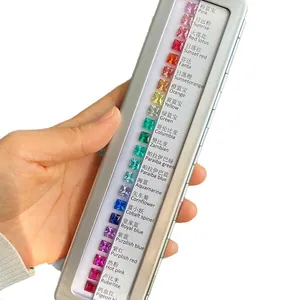 Estuche de muestras con varios colores de piedras preciosas creadas en laboratorio corte princesa.