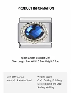 Vista dettagliata del modulo bracciale charm italiano in acciaio con pietra blu.