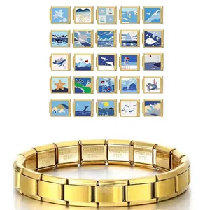 Vista detallada de la pulsera italiana DIY de acero con módulos de tema marino