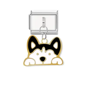 Detaillierte Makroansicht eines süßen Husky-Emaille-Italien-Modul-Charms für DIY-Schmuck.
