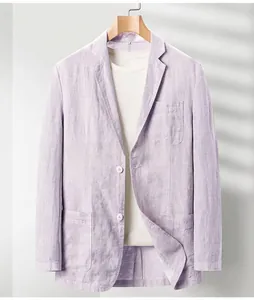 Detailansicht eines atmungsaktiven hellvioletten Leinenblazers für Herren, Business-Stil