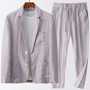Completo estivo da uomo in lino casual con blazer traspirante e pantaloni con coulisse
