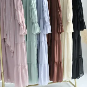 Vue détaillée de robes maxi élégantes en mousseline de soie en plusieurs coloris