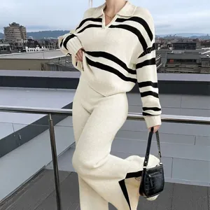 Lässiges Damen-Strickset mit Streifen, Polokragen-Pullover und passende Hose für Alltag