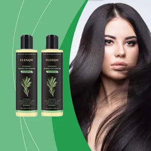 Detailopname van Rosemary Keratin Shampoo met een model met lang zwart glanzend haar