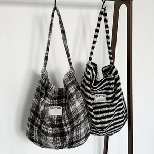 Women's Retro Lamb Wool Checkered Tote Bag Striped Plush Shoulder Bag Large Capacity Casual Shopping Handbag Autumn Winter