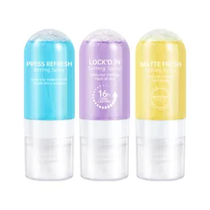 Drie kleurrijke capsule make-up fixatiesprays voor een hydraterende en langdurige matte finish.