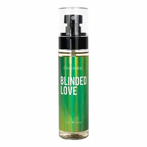 Vue détaillée du flacon de parfum BLINDED LOVE d'une capacité de 100 ml