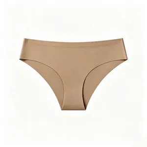 Detailansicht nahtloser, hochelastischer brasilianischer Slip in Nude-Farbe