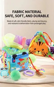 Vue détaillée des jouets sensoriels en tissu doux pour bébés avec rembourrage élastique
