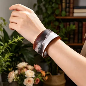 Brazalete Ancho de Acrílico Vintage para Mujer Minimalista Mate Forma de C Abierto Patrón de Mármol Joyería de Moda